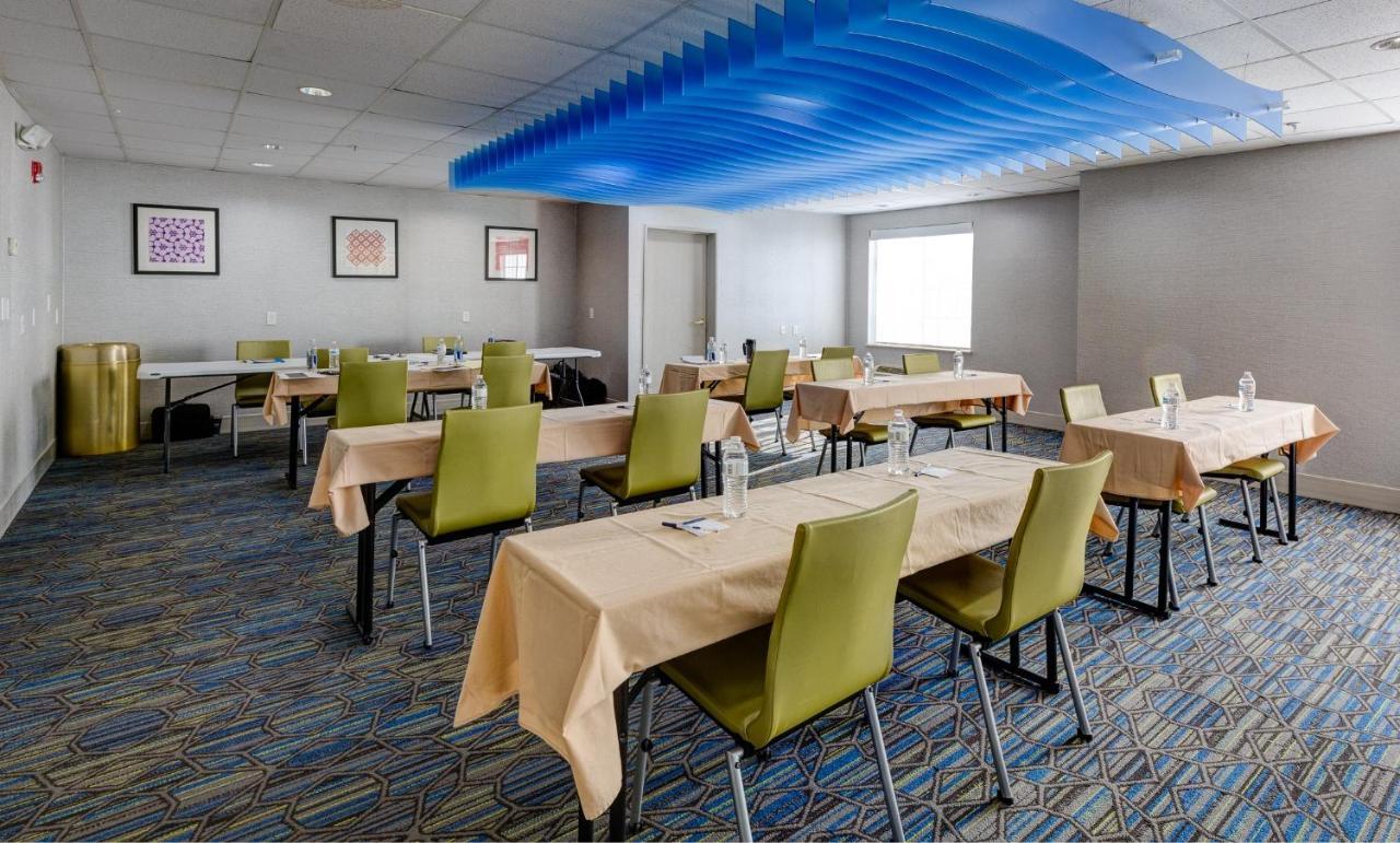 Holiday Inn Express & Suites Ashtabula-Geneva By Ihg Austinburg Zewnętrze zdjęcie